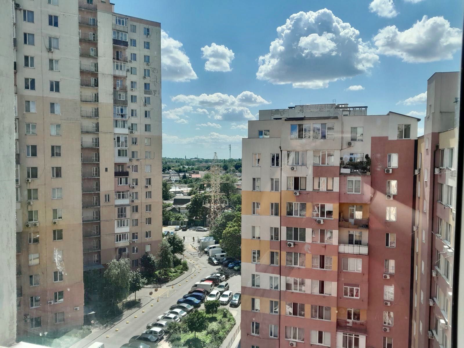 1-но ком-я кв-ра. Кирпичный дом! Центр - 10 мин.  42,5 м2- 36000 у.е!