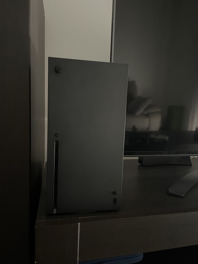 Xbox serie X + caixa + 2 comandos