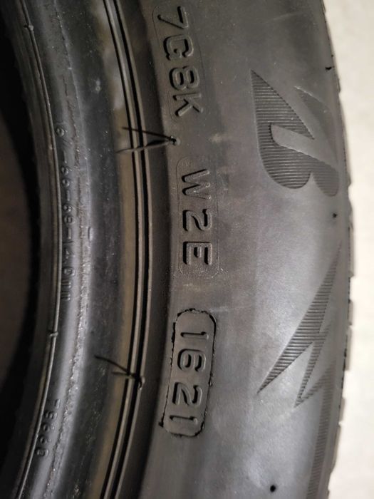 Bridgestone Blizzak LM005