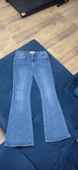 Jeansy dzwony marki Goodies rozmiar 42