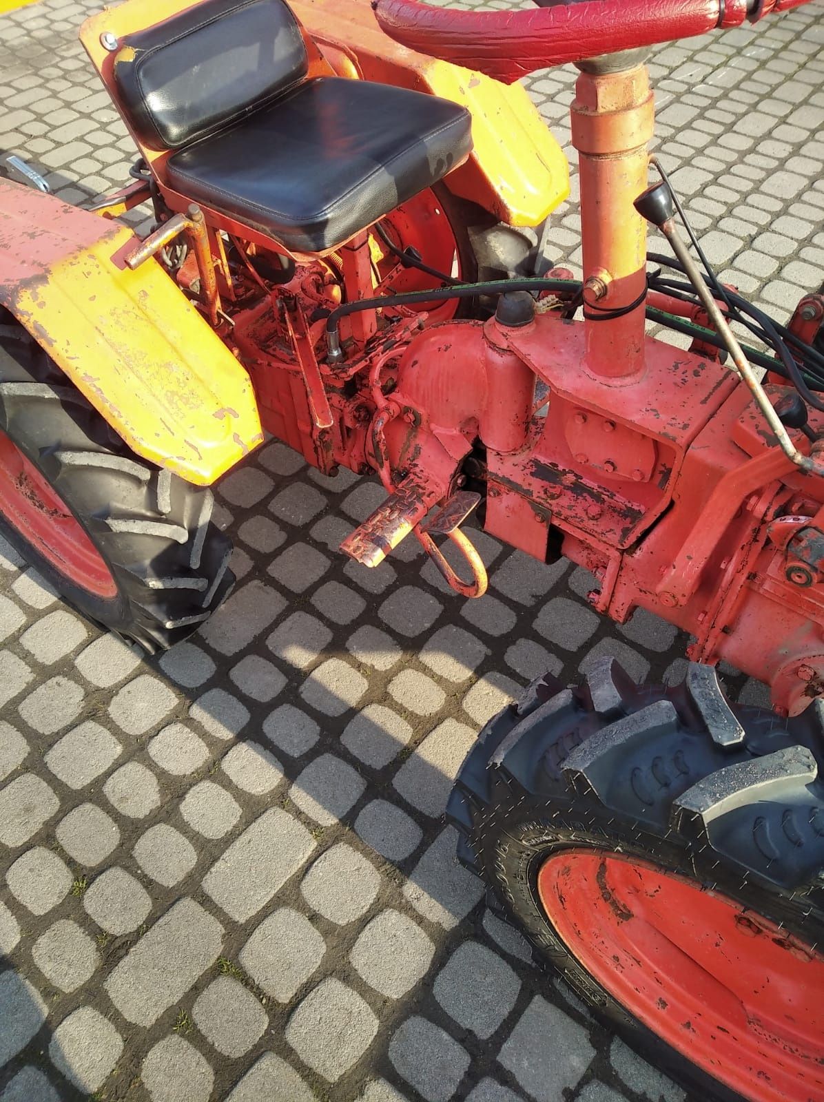 Продам трактор 21 к/с