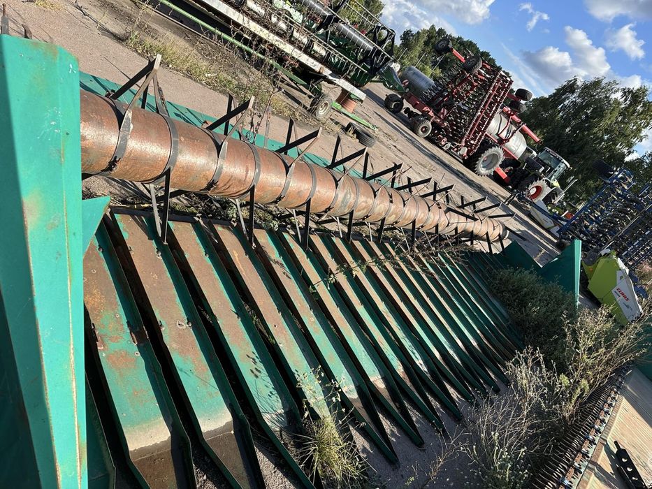 Комбайн John Deere W650