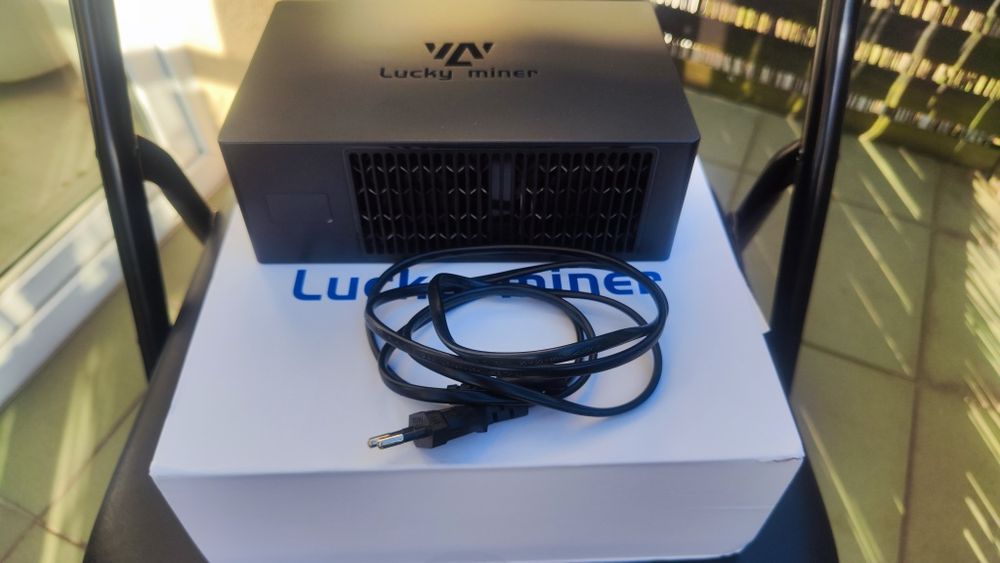 Bitcoin  Miner solo 2025 4.5th/S
dgb
Crypto Miner WIFI Conne
