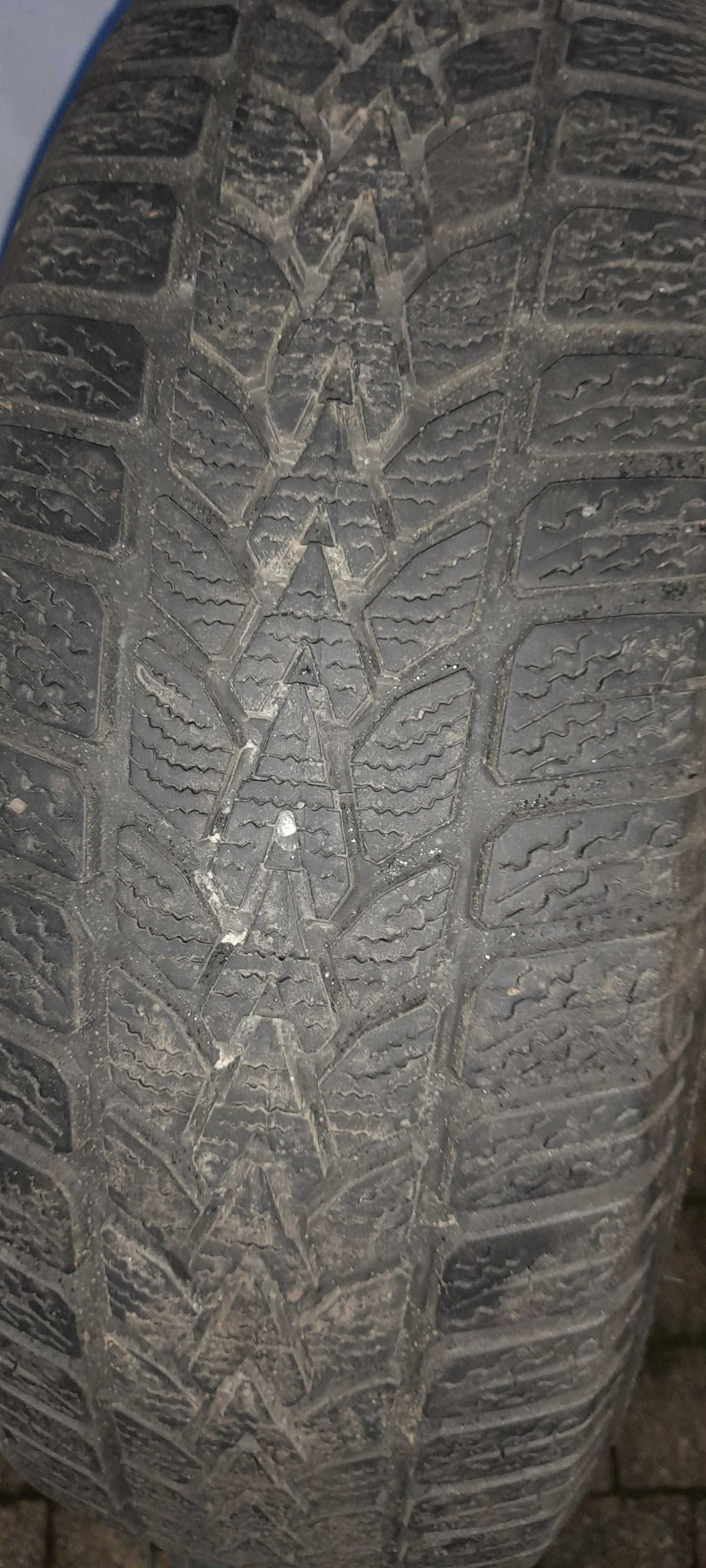 Opony zimowe 195/60 R16-Winter Dunlop,cena za 4 szt.