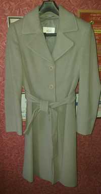Кашемировое женское пальто.