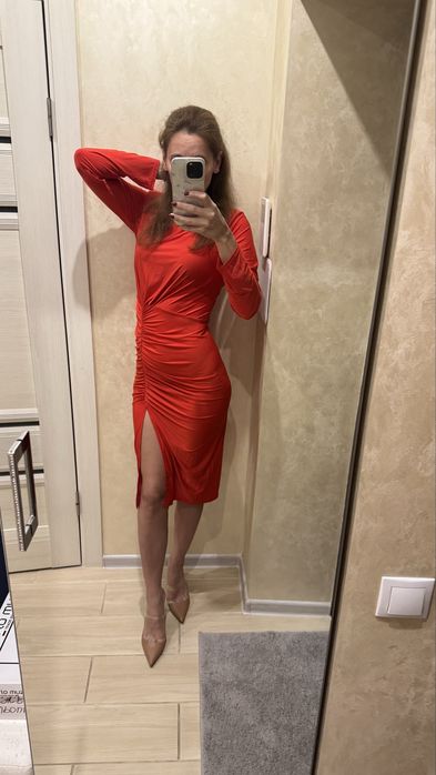 Сукня жіноча червона