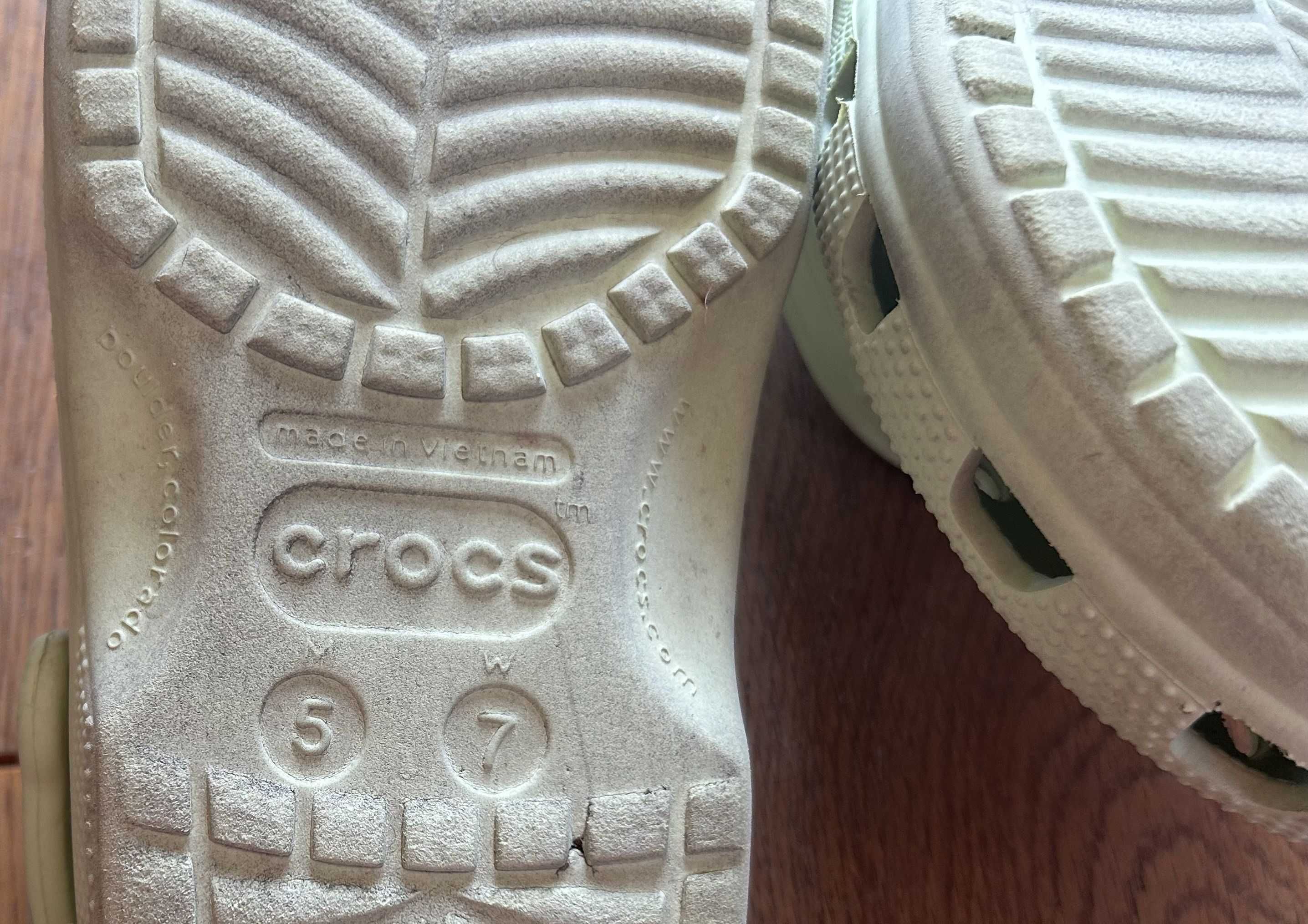 klapki Crocs 37-38 pistacjowe