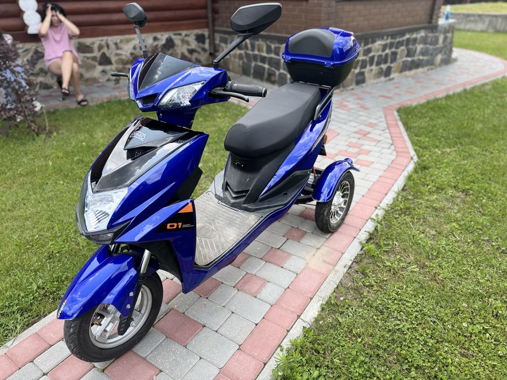 Електроскутер ІDemo Trinity Pulse B-100LA