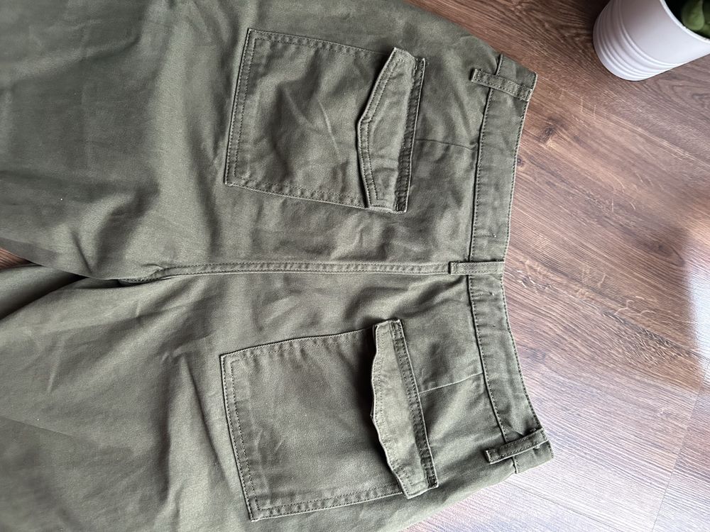 Spodnie khaki zielone proste z kieszeniami co denim bojowki 14 42