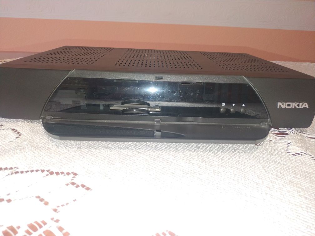 Тюнер шведського виробництва NOKIA DVB 9600 S Media master