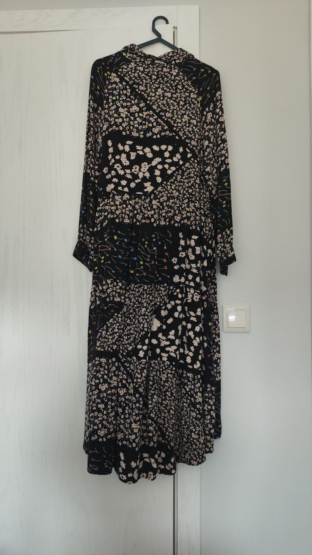 Vestido preto florido