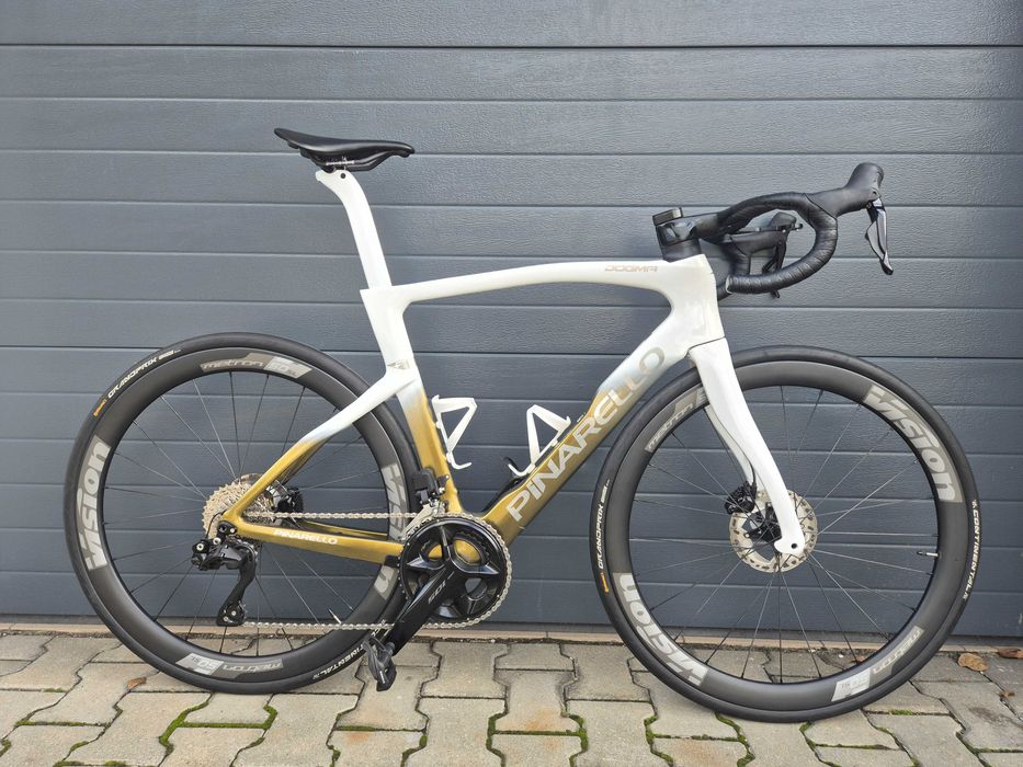 Piękny karbonowy rower szosowy Pinarello F- Dogma