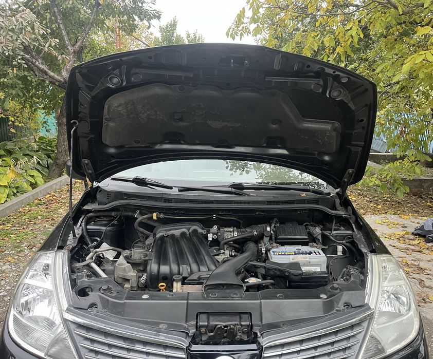 Nisan Tiida автомат 1.6