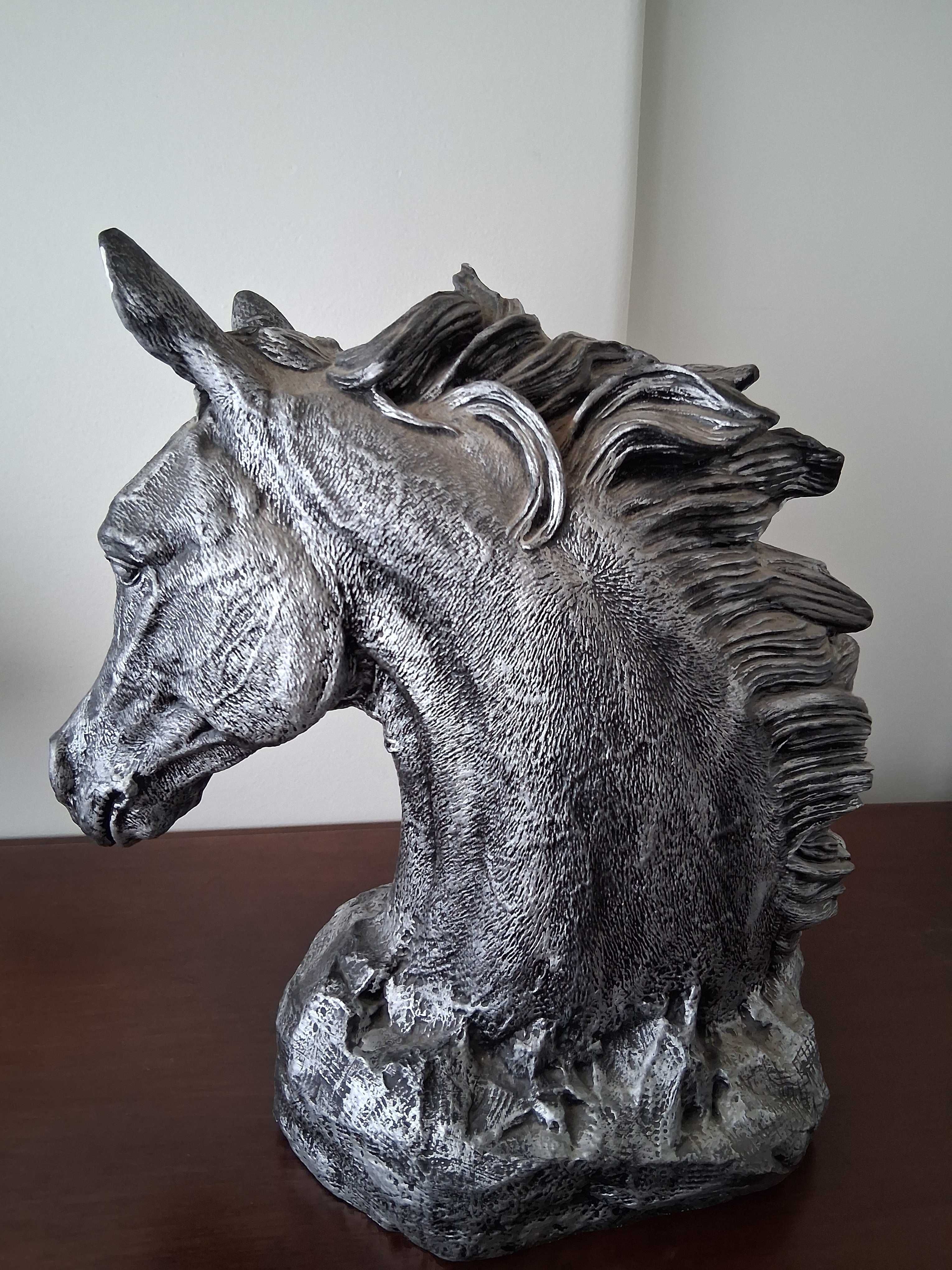 Cabeça de cavalo em gesso