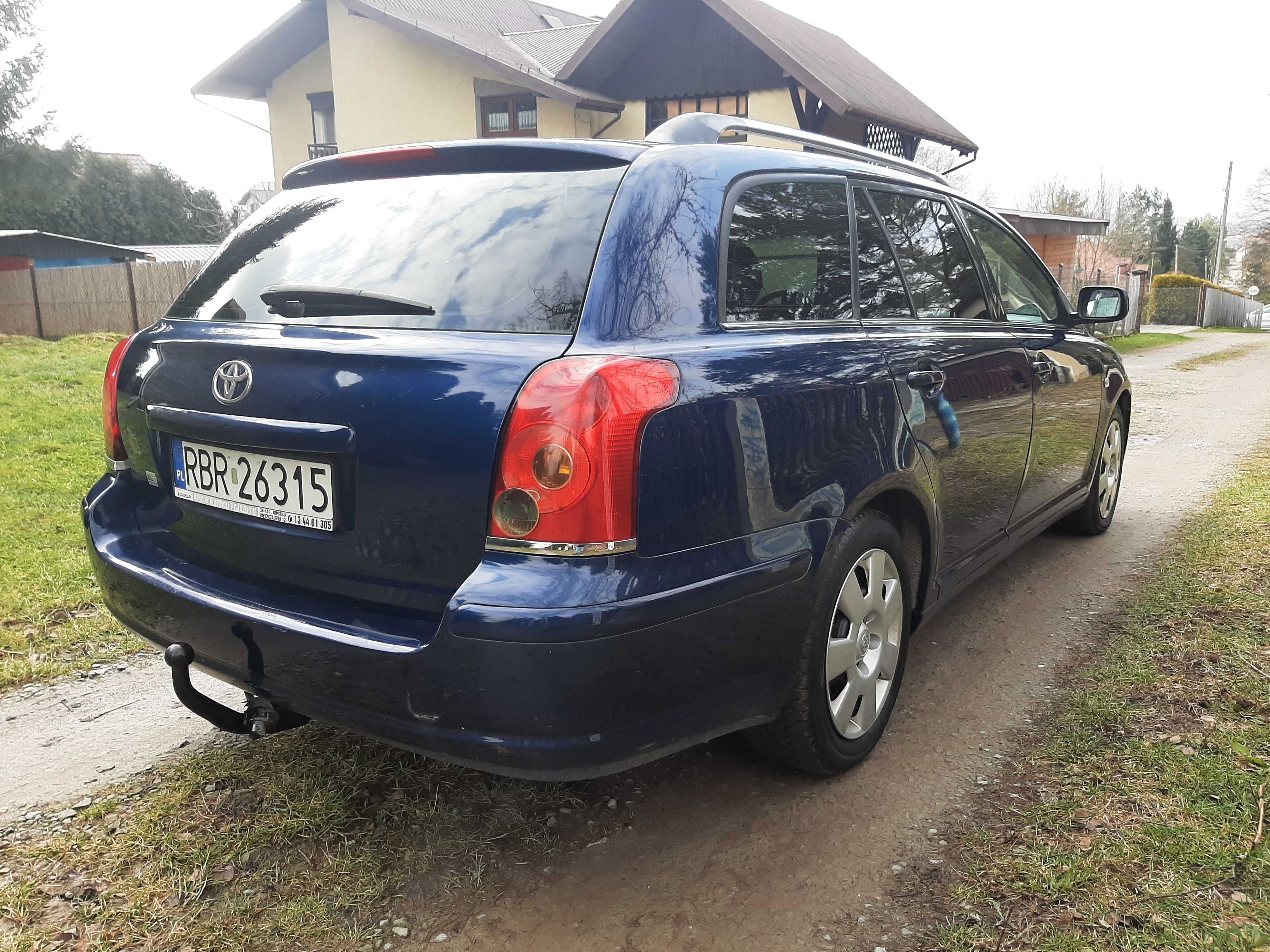 Toyota Avensis 2.0 16v 2004r