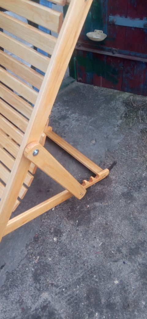 Дерев'яне крісло-шезлонг