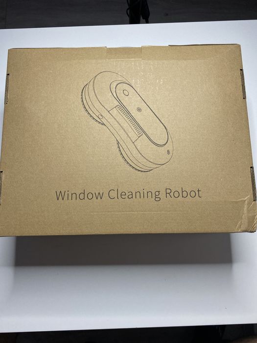 Robot do czyszczenia okien z podwójnym sprayem wodnym