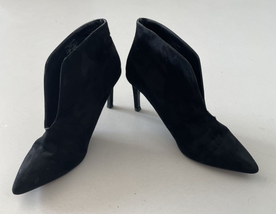 buty na obcasie zara r.38 elaganckie czarne okazja