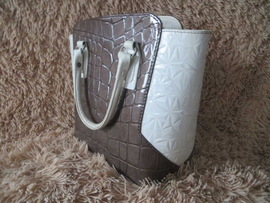 Кожаная женская сумка с выделкой под крокодила