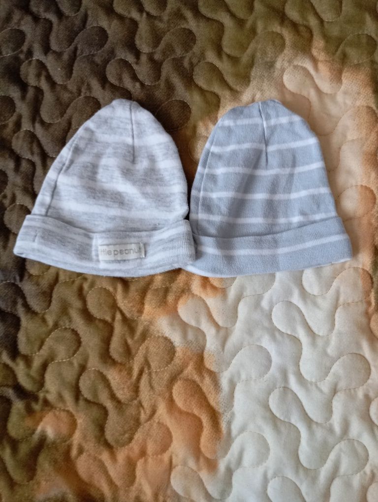 2x czapeczka bawełniana dla noworodka, rozmiar(obwód głowy) 36/38 cm.