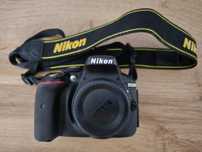 Nikon D5300 korpus plus akcesoria.