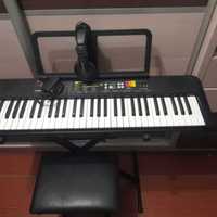 Keyboard Yamaha F52