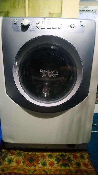 Пральна машина Ariston AQSL 09u
