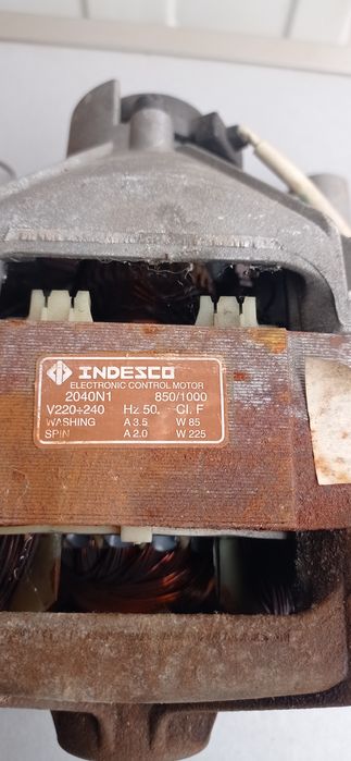 Мотор Indesit двигатель