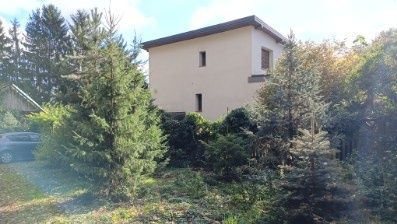 Sprzedam dom w malowniczej okolicy.