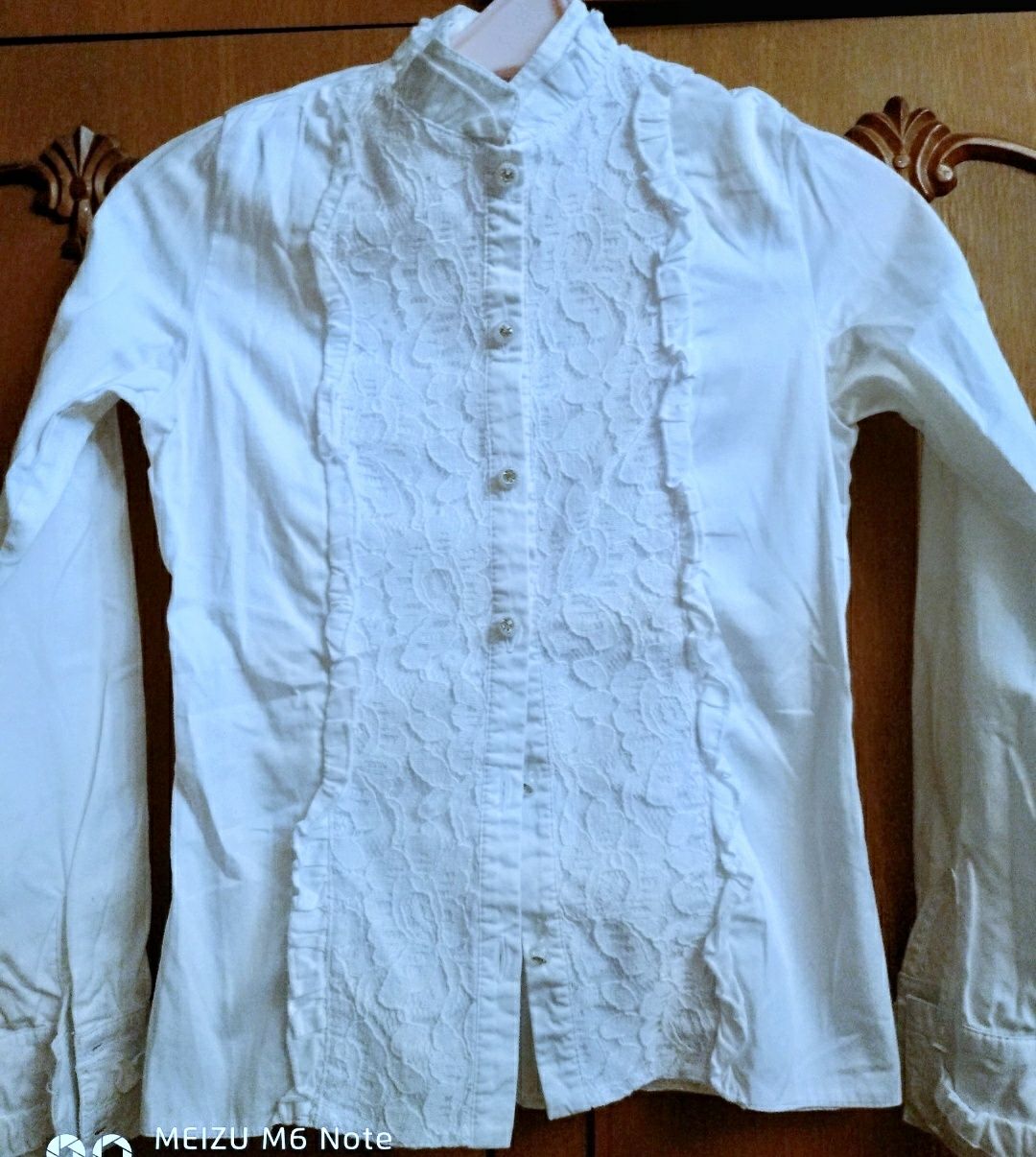 Білосніжні блузи рубашки