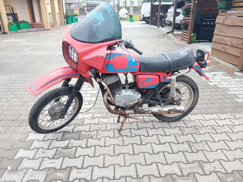 Cezeta z dokumentami