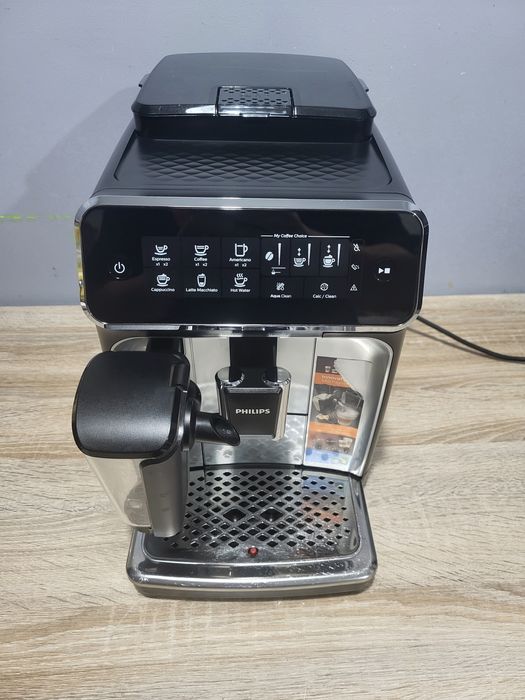 Ekspres ciśnieniowy Philips Lattego ładny