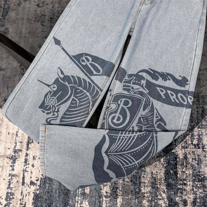 Джинси Burberry's