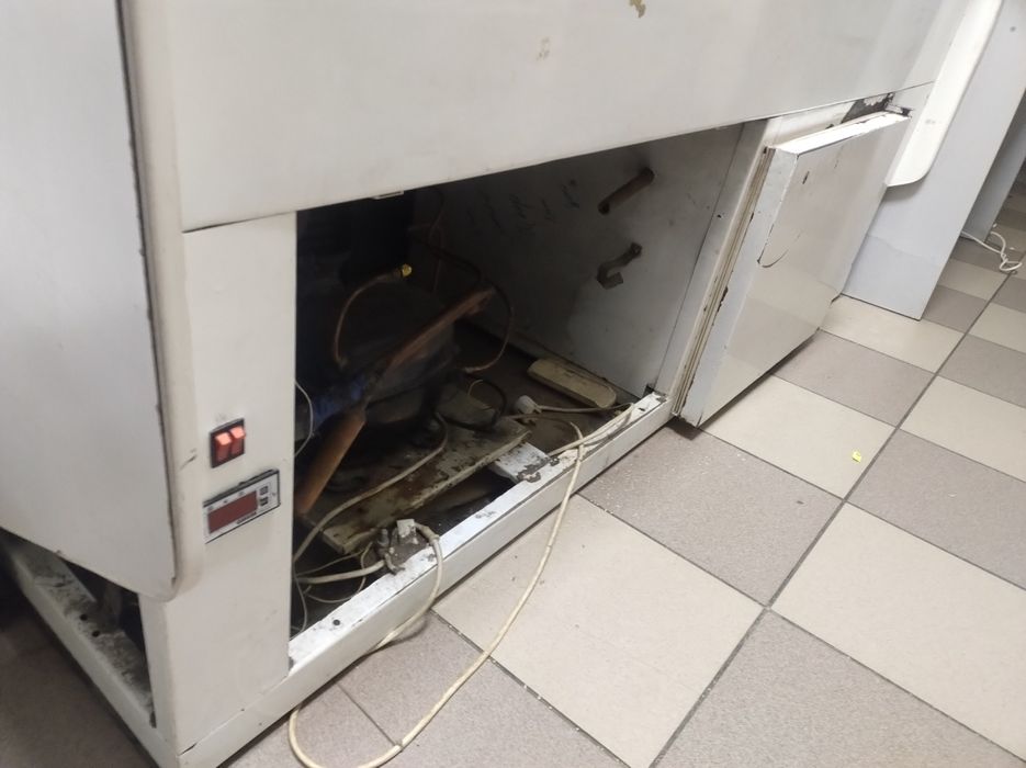 Холодильна вітрина