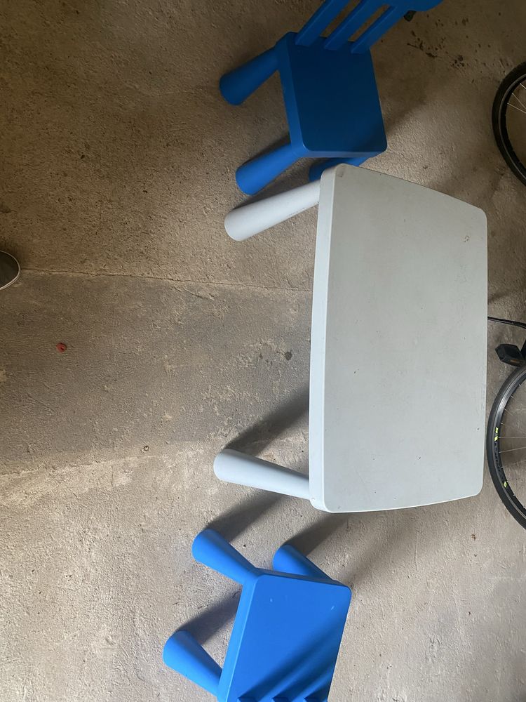 Kuchania zabawkowa dla dziecka plus stolik ikea z krzeslami