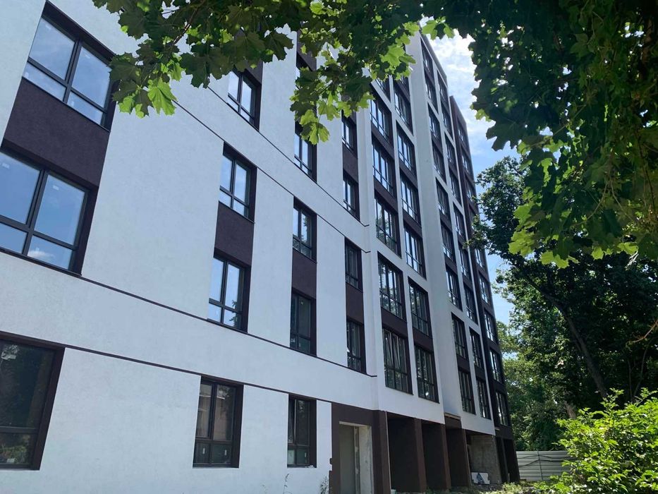 Продаю квартиту в центральній частині міста поряд озера