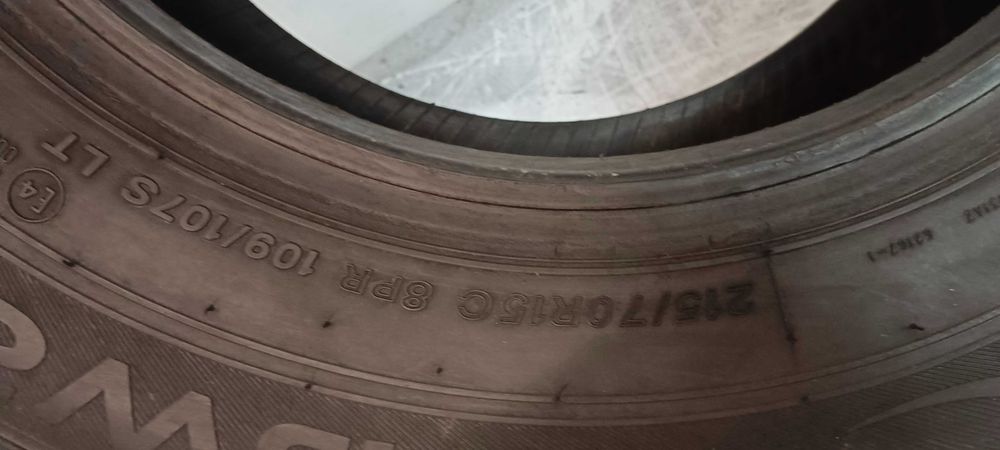 Szt2484 Sztuka 215/70R15C Lassa Transway