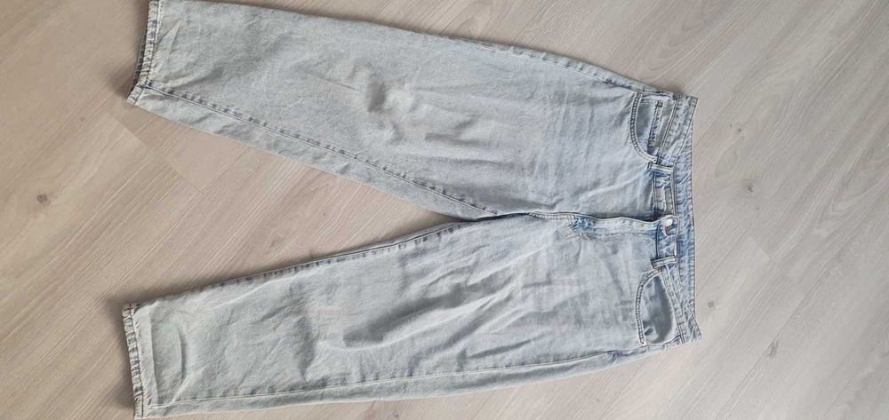 Джинси жіночі, моми