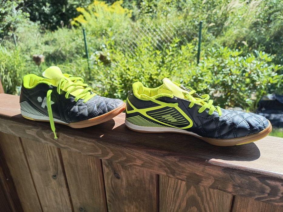 Buty halowe kipsta r.33 chłopięce