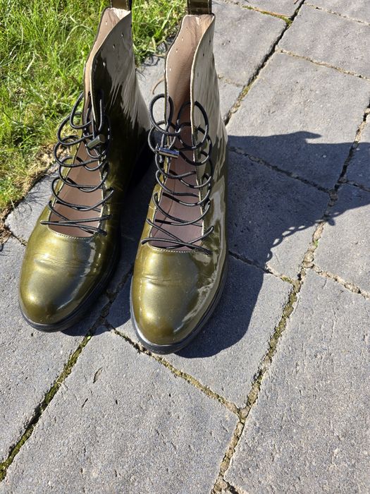 Напівчоботи шкіряні,лакові