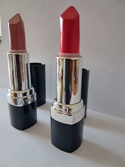 Sprzedam 2 szminki Avon