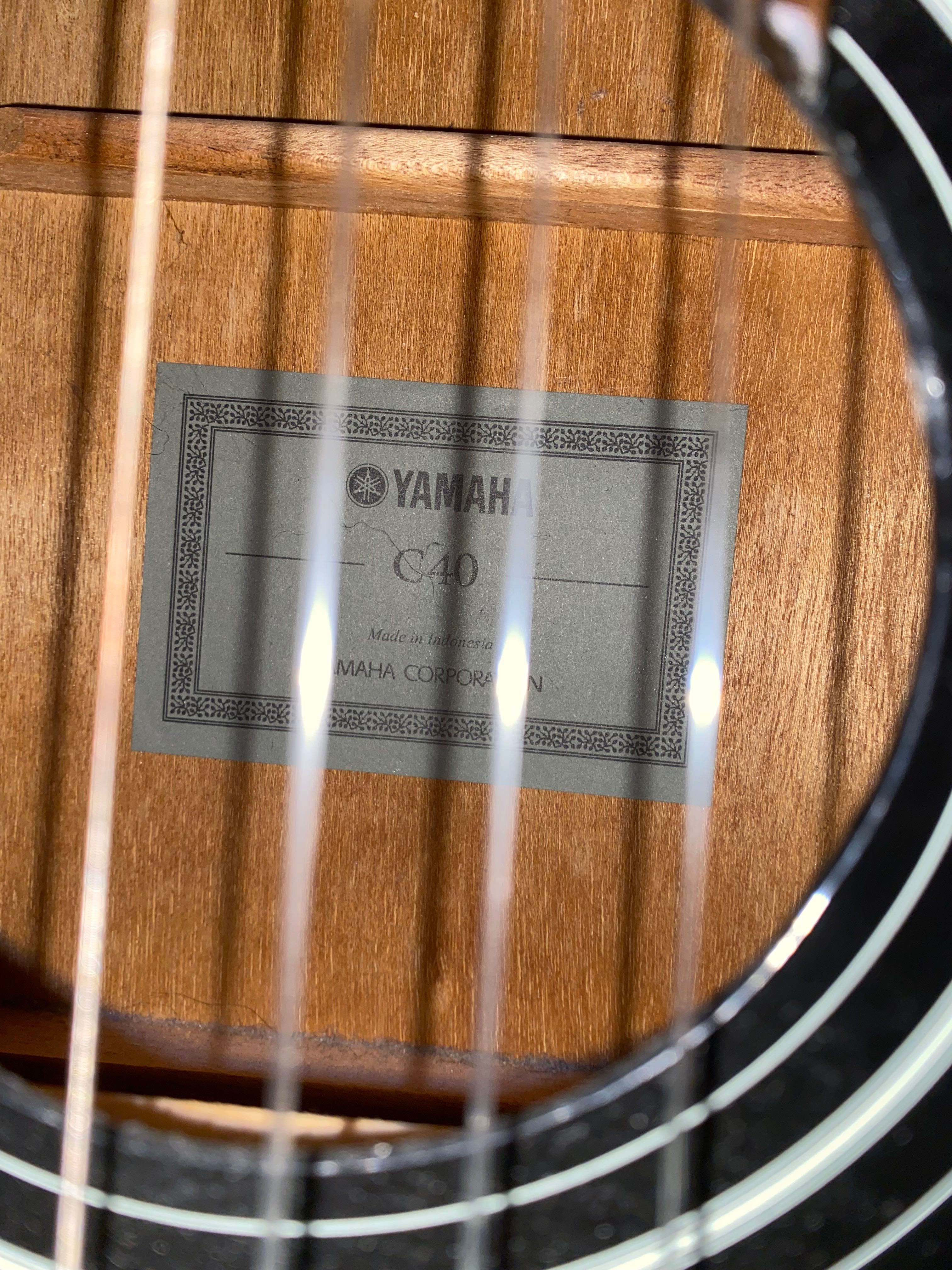 gitara klasyczna Yamaha C40 czarna