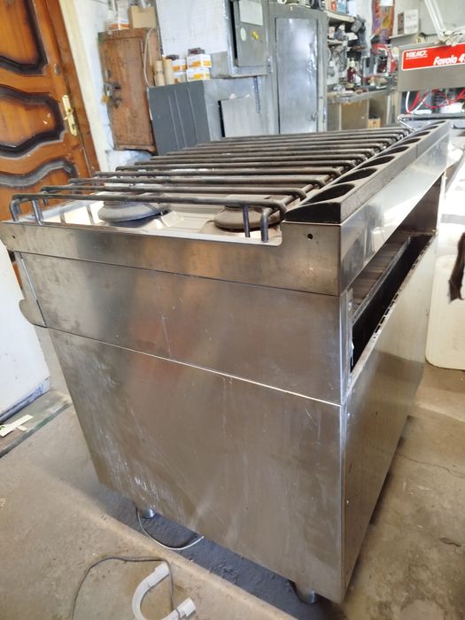 Професійна газова плита .