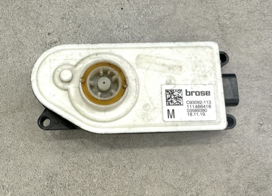 Воздушная заслонка жалюзи BMW 5 G30 G31 LCI С моторчиком бмв рестайл Г