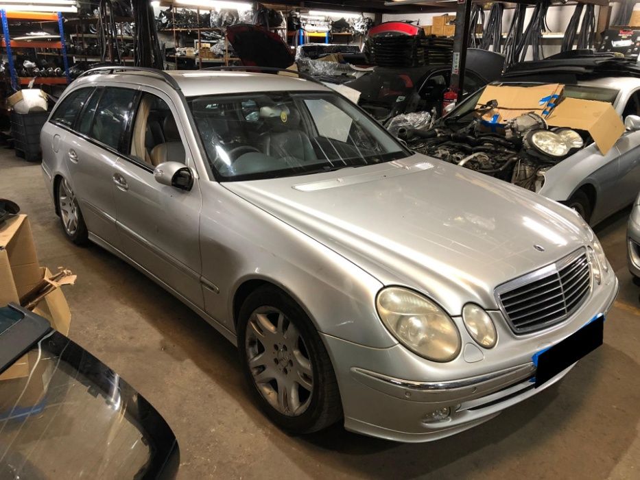 Mercedes (W211) E320 CDI Station de 2003 para peças