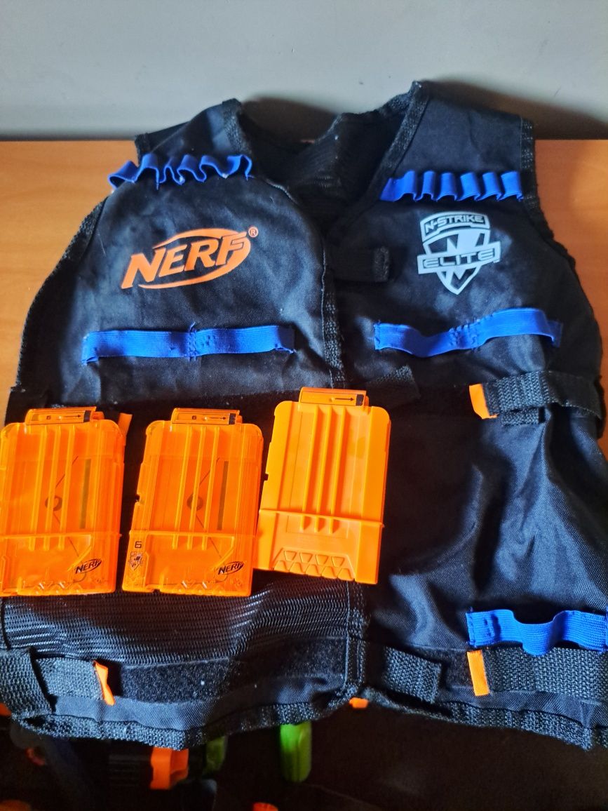 Coleção Nerf  (8 armas+dardos e colete)