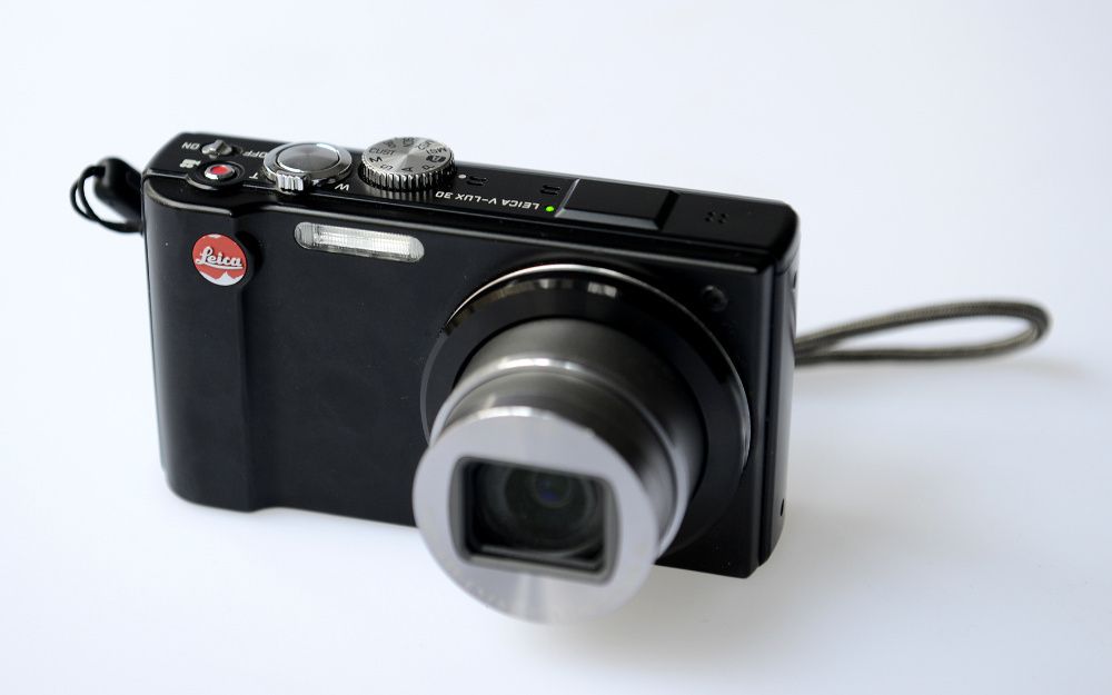 Leica V - lux 3o