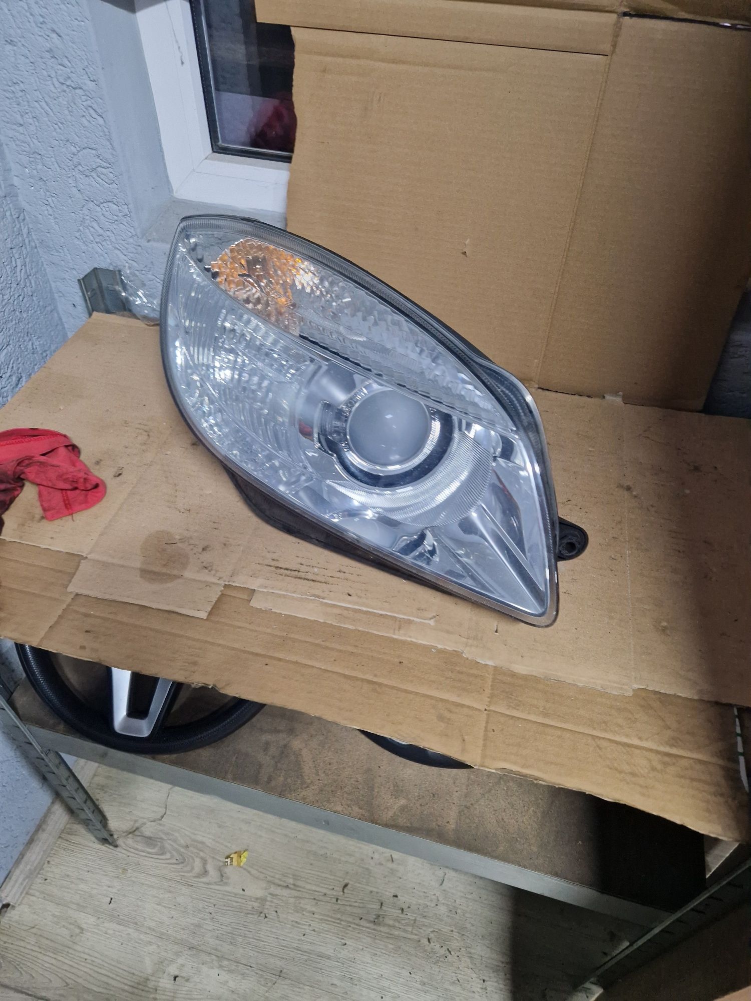 Lampa prawa fabia 2 Roomster idealna