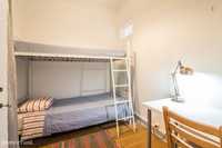 35864 - Quarto com várias camas em apartamento com 3 quartos