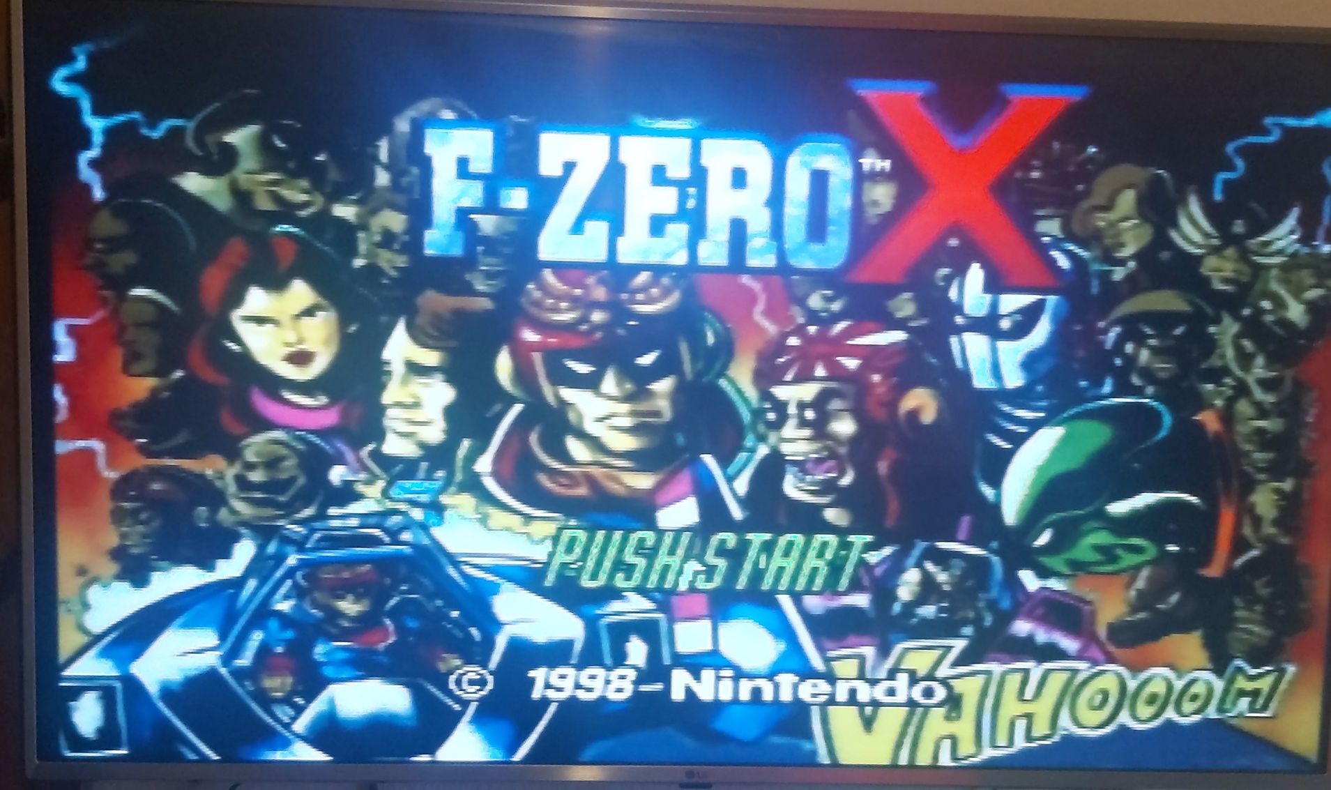 Nintendo 64 com jogos.